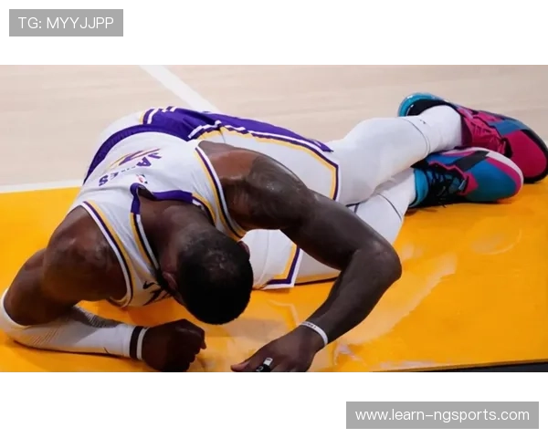 湖人大战勇士比赛前瞻詹姆斯状态回暖引关注